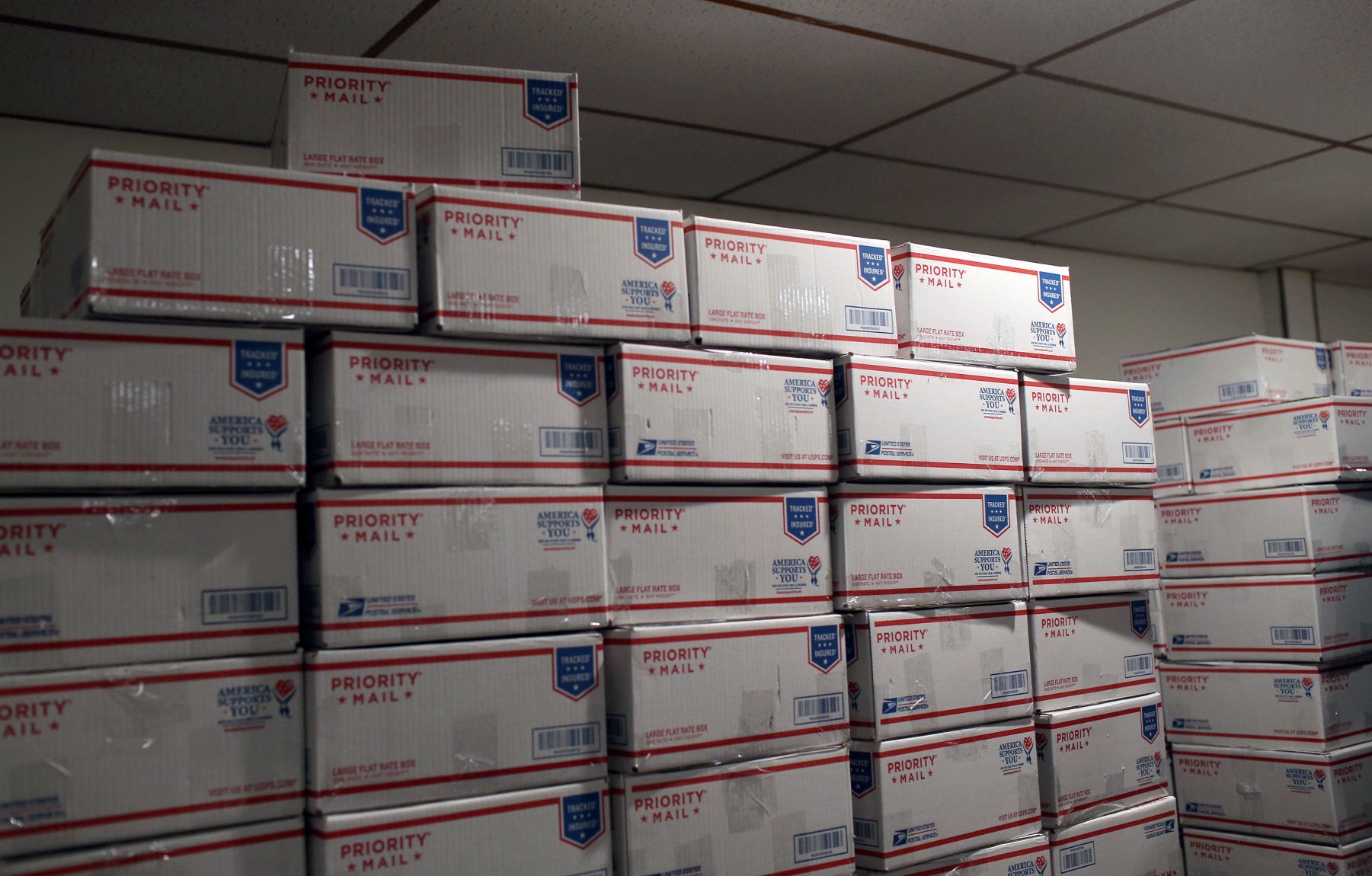 20191110-news-carepackages-mc-2.JPG